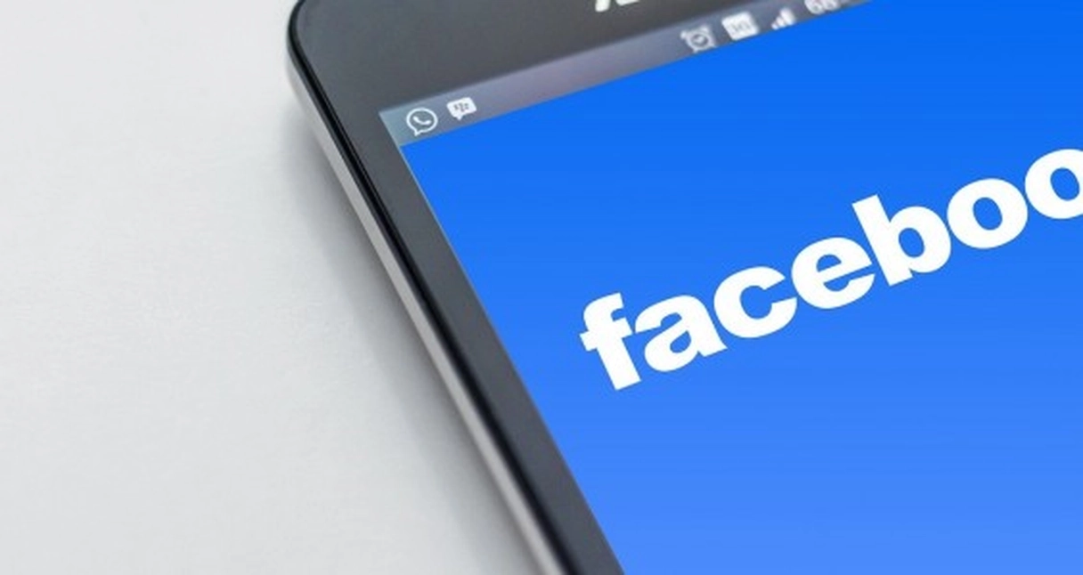 Converting Facebook Page Visitors into Likes
